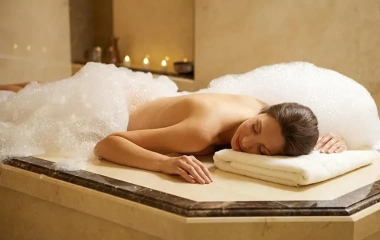 MASSAGE + HAMMAM BATH
