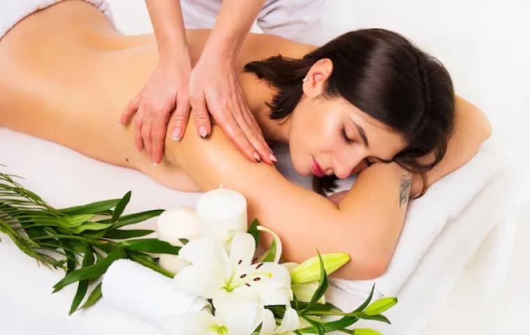 ABHYANGAM MASSAGE 3